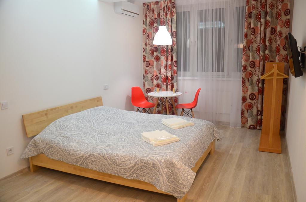Sky Apartment Virmenska Kyiv Exterior photo