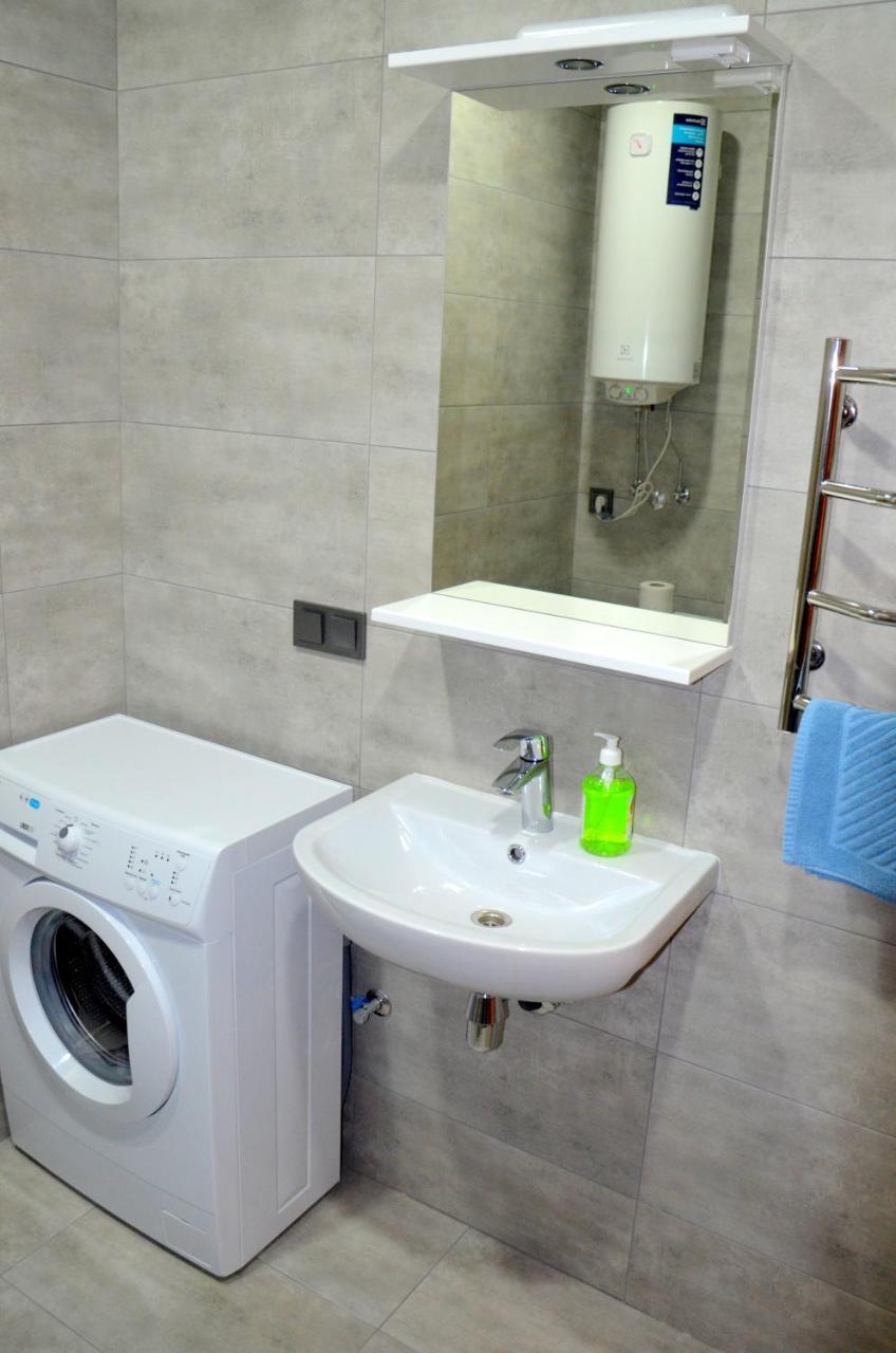 Sky Apartment Virmenska Kyiv Exterior photo